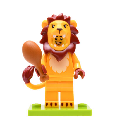 Man in leeuwen kostuum